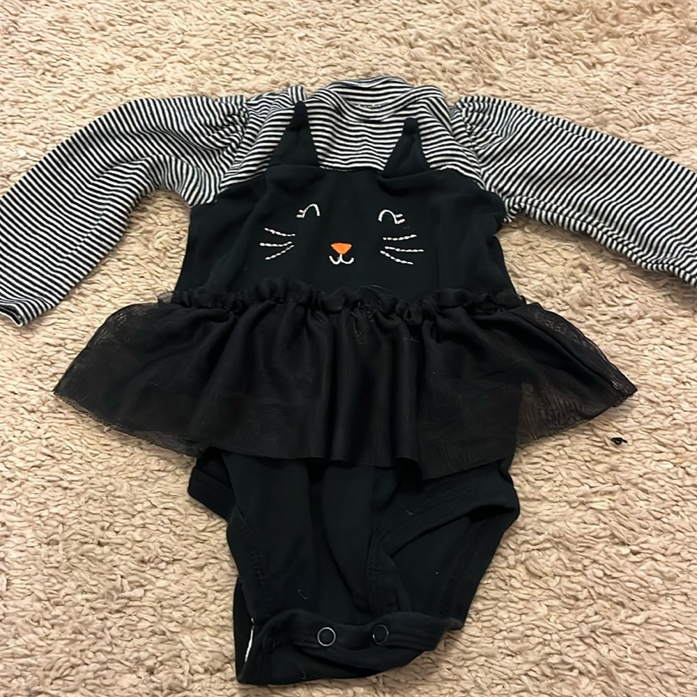 Carter’s size 6 month Halloween onesie